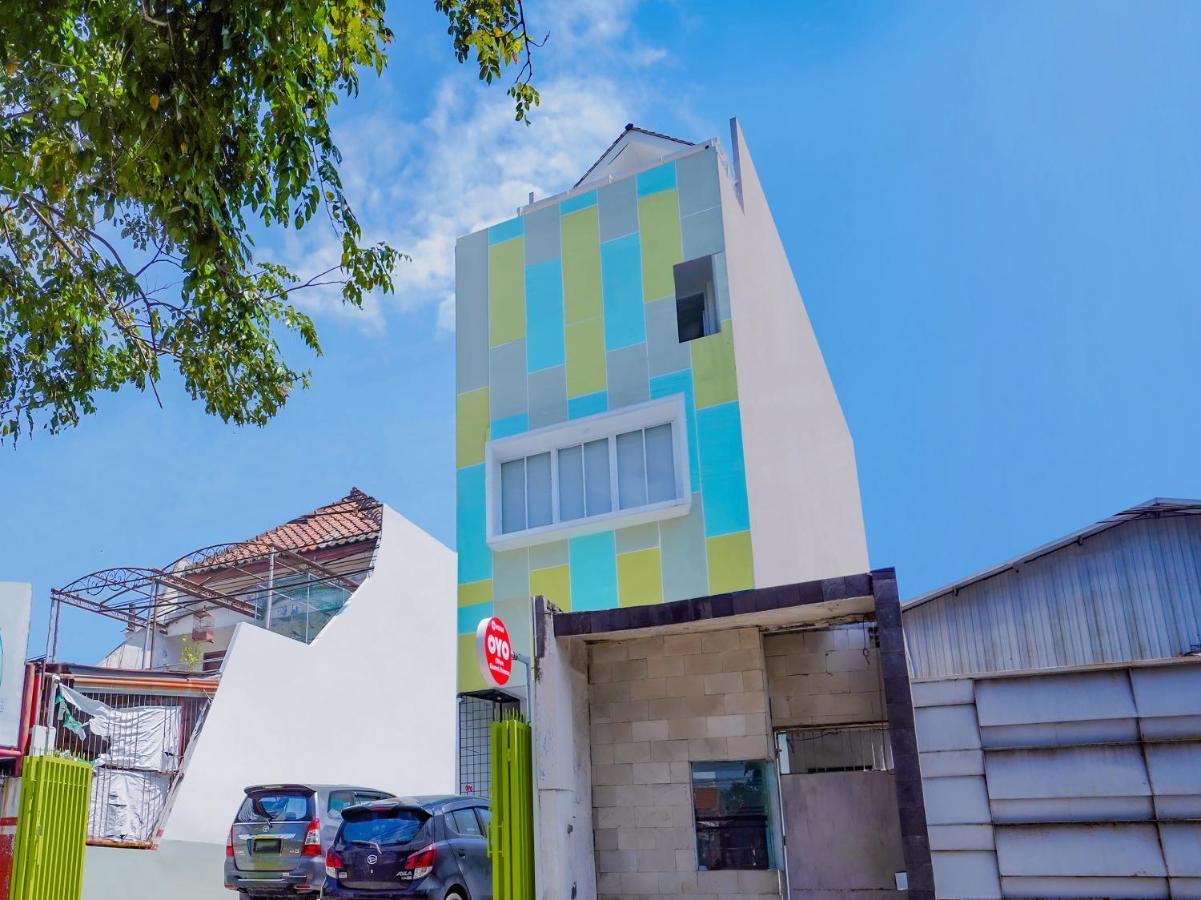 Super Oyo Capital O 90336 Olive Guest House Surabaya Exteriör bild