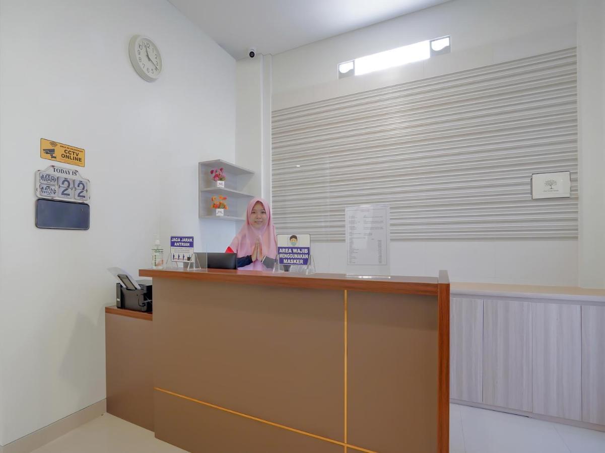 Super Oyo Capital O 90336 Olive Guest House Surabaya Exteriör bild