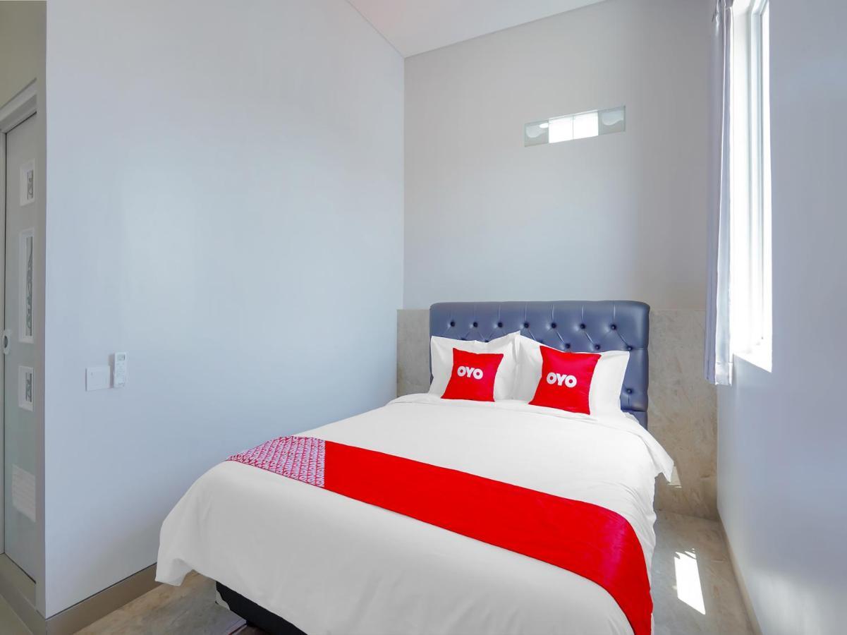 Super Oyo Capital O 90336 Olive Guest House Surabaya Exteriör bild