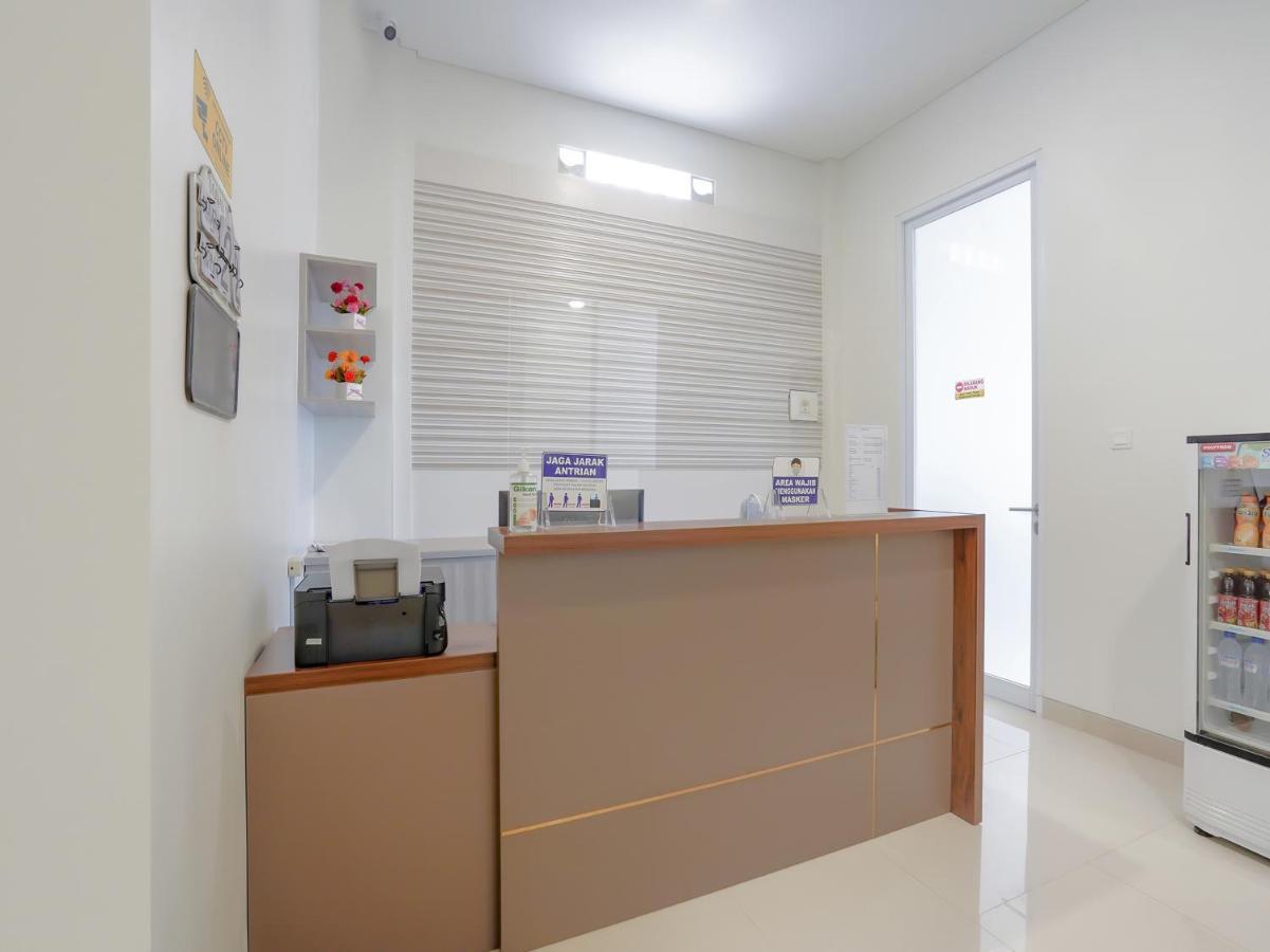 Super Oyo Capital O 90336 Olive Guest House Surabaya Exteriör bild